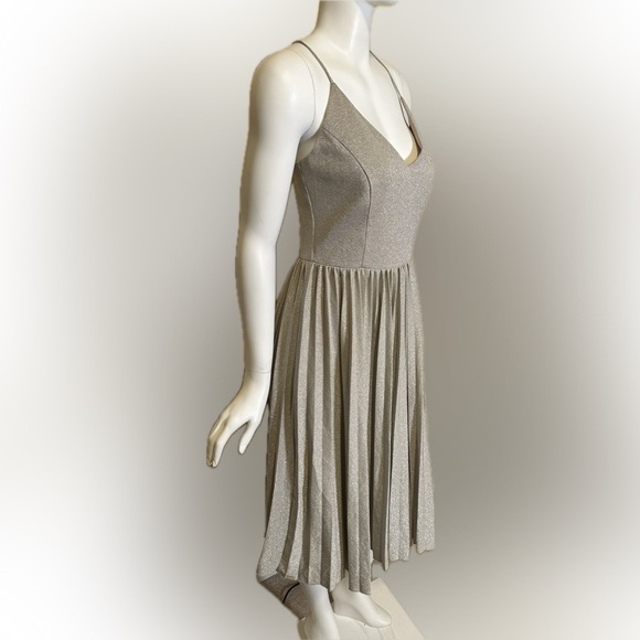 Anthropologie Elevenses Lunar Pleated Midi Dress Gold Sparkle Metallic Size 6 - Picture 2 of 13